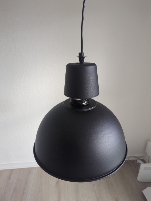 Montering af lampe i loft