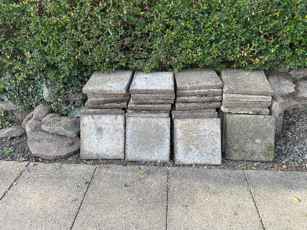 Afhentning af betonfliser og brosten