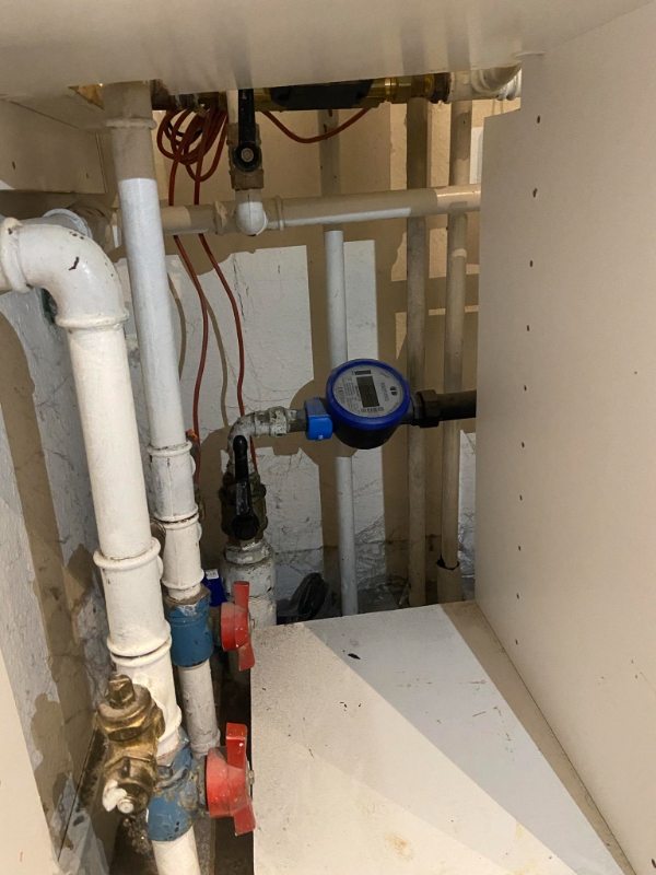 Fjernelse af varmtvandsbeholder og indkøb og opsætning af ny