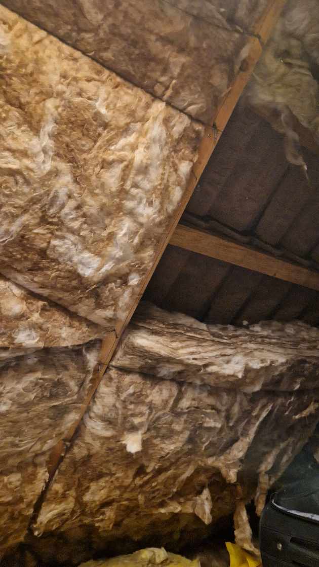 Fjerne isolering fra loft