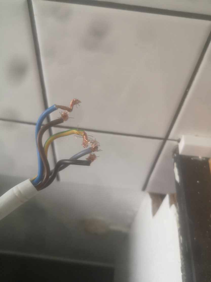 Tilslutning af komfuret