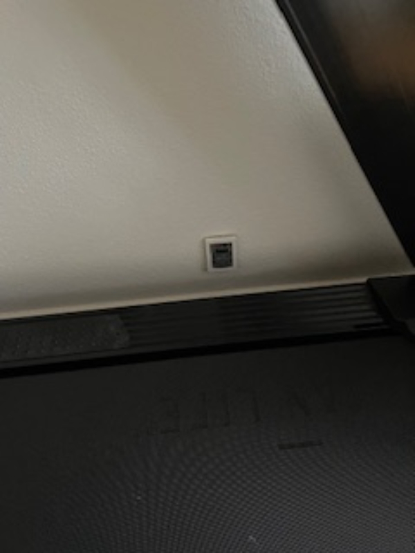 lave en stikkontakt,