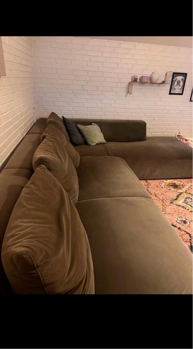 Hjælp til at flytte en sofa