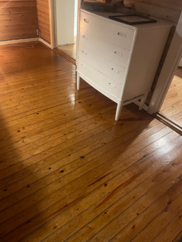 Afslibning og mat lakering af tre trægulve