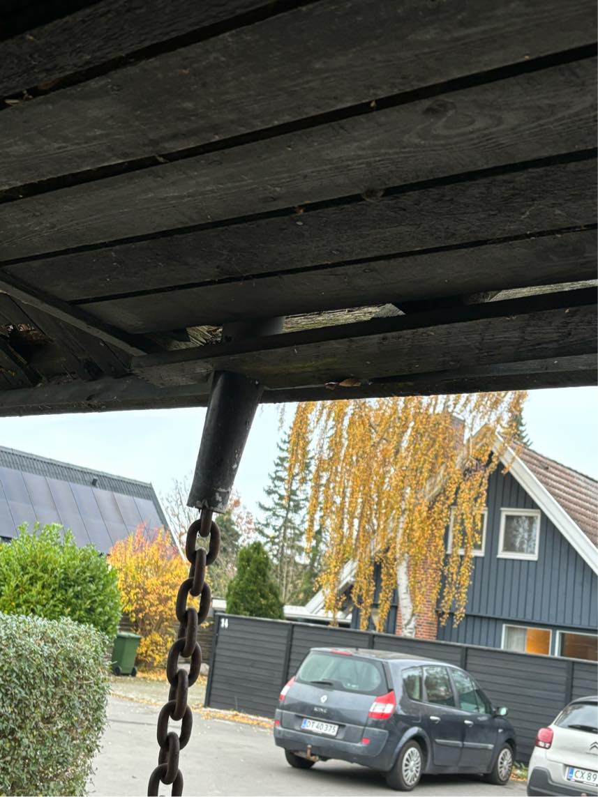 Maling af sternbrædder samt udskiftning af værste