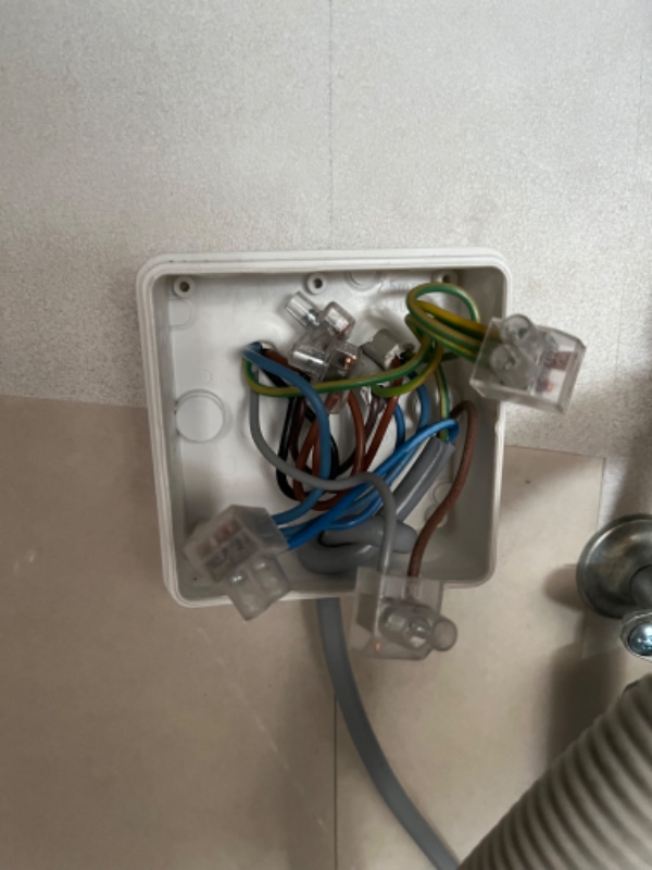 Installation af stikkontakt og stikprop