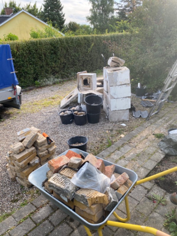 Bortskaffelse af skorsten og mursten