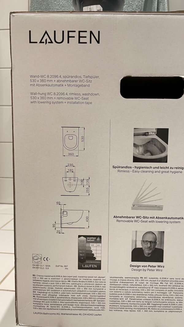 Installation af  nyt væghængt toilet.