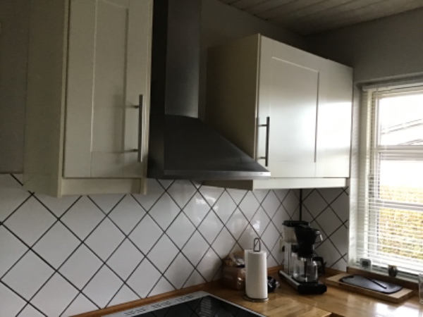 Udskiftning af låger/skuffer på mit gamle Ikea køkken. Jeg har ikke låger/skuffer. Så det skal være en der leverer alt.