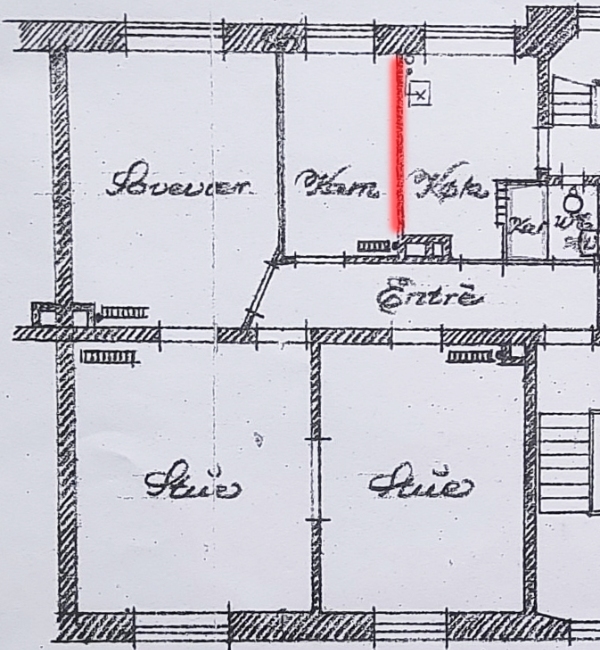 Nedrivning af en væg, brædder og puds. Genopretning af skæreflader.