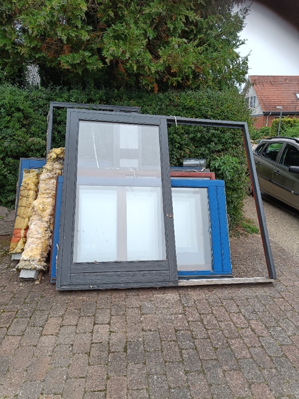 Vinduespartier kørt på genbrugsstationen