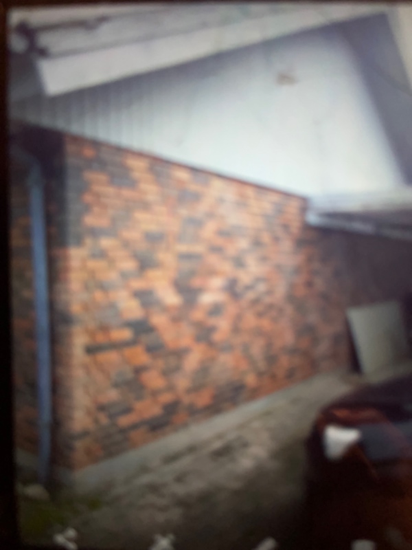 Fugning af mur på et Rækkehus ca.25 kvm, og 10 kvm.  Tilse og vurdering af opgave. 