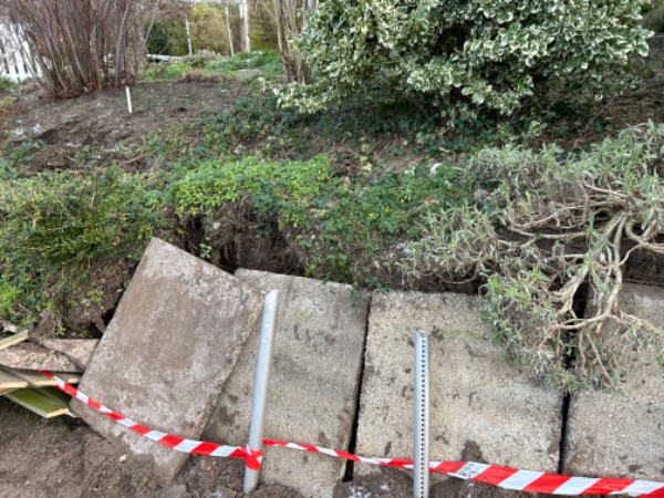 Opgravning og fjernelse af 10 m3 havejord