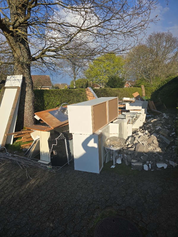 Bortkørsel af byggeaffald fra renovering