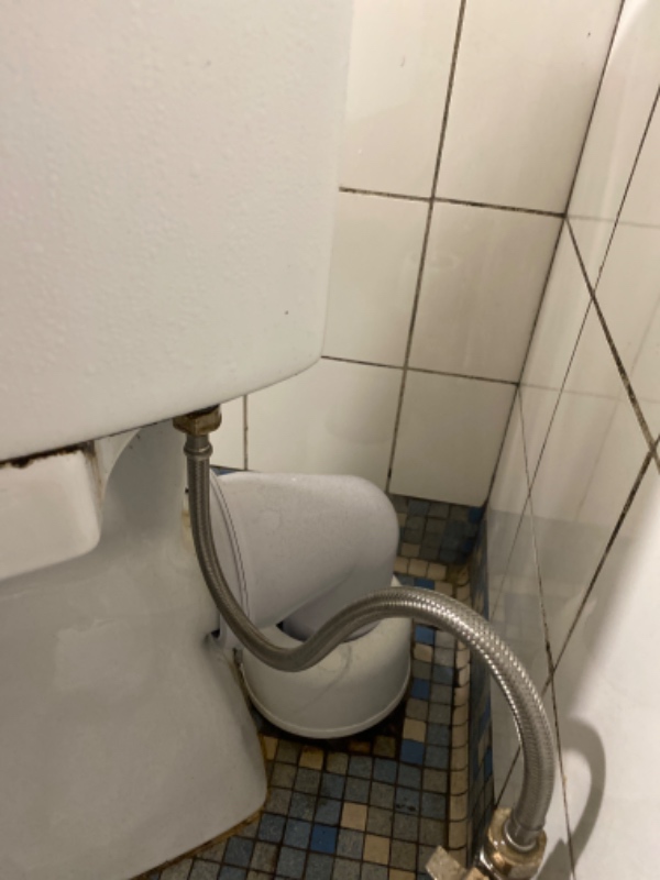 Udskiftning af toilet med P lås