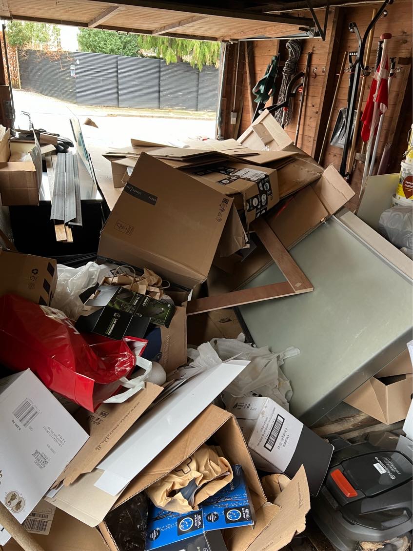 Køre affald væk/ pap palle og div småting