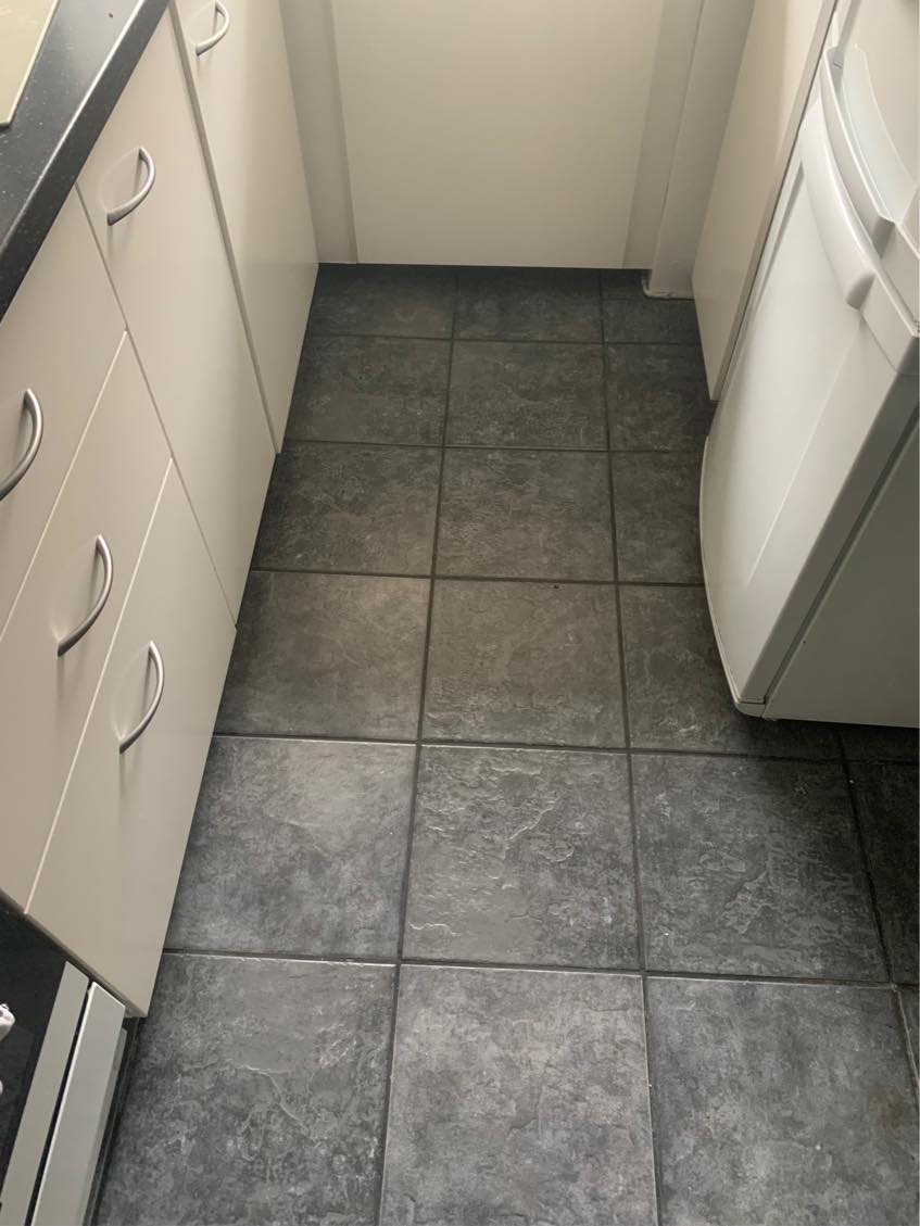 Fjerne fliser og bortskaffelse.