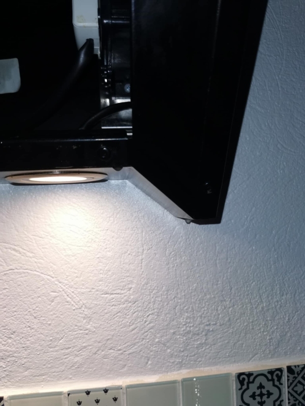 Evt. forkert installation af emhætte - kondens