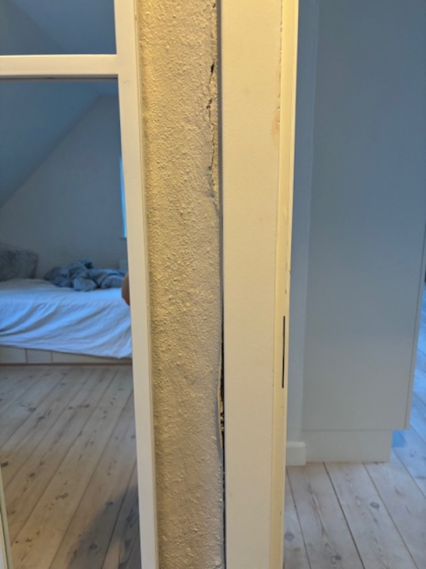 Småreparationer af gipsvæg og murvæg