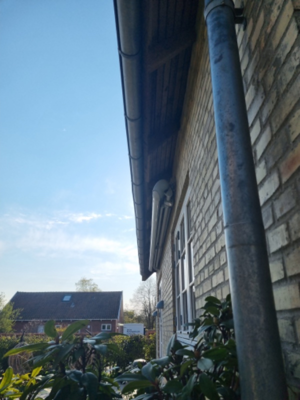 Stillads og maler til hus