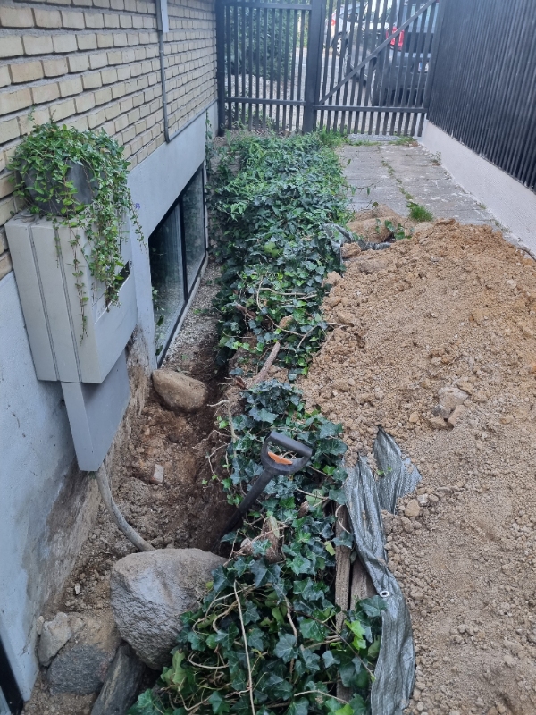 Fjernelse af to store sten