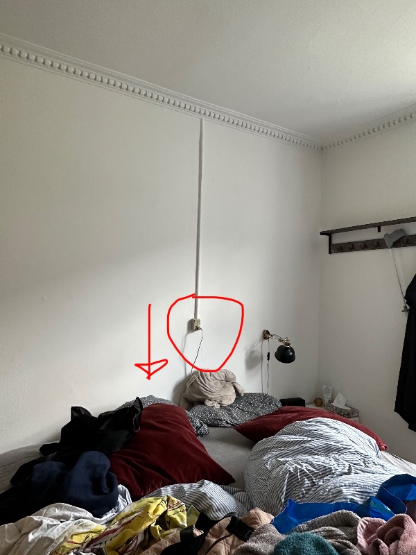 Flytning af kontakten fra midten af væggen til længere ned