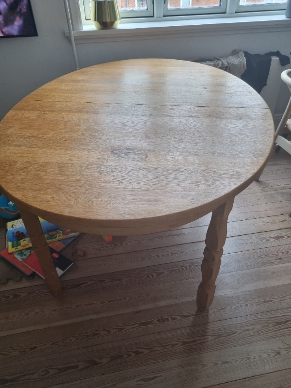 Slibning af egetræsbord