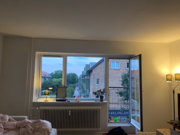 Ophæng af gardinskinne i (beton)loft