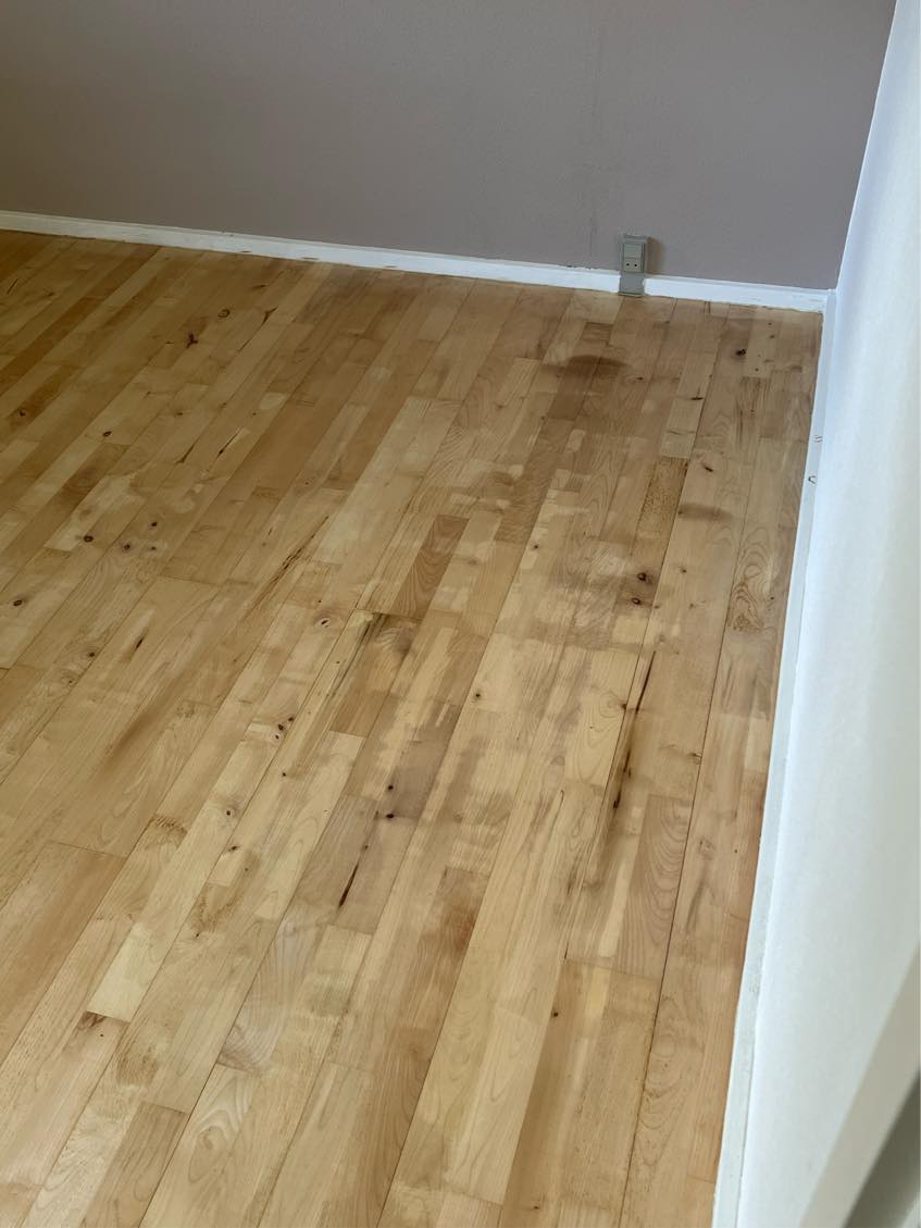 Slibning af gulv og lakering