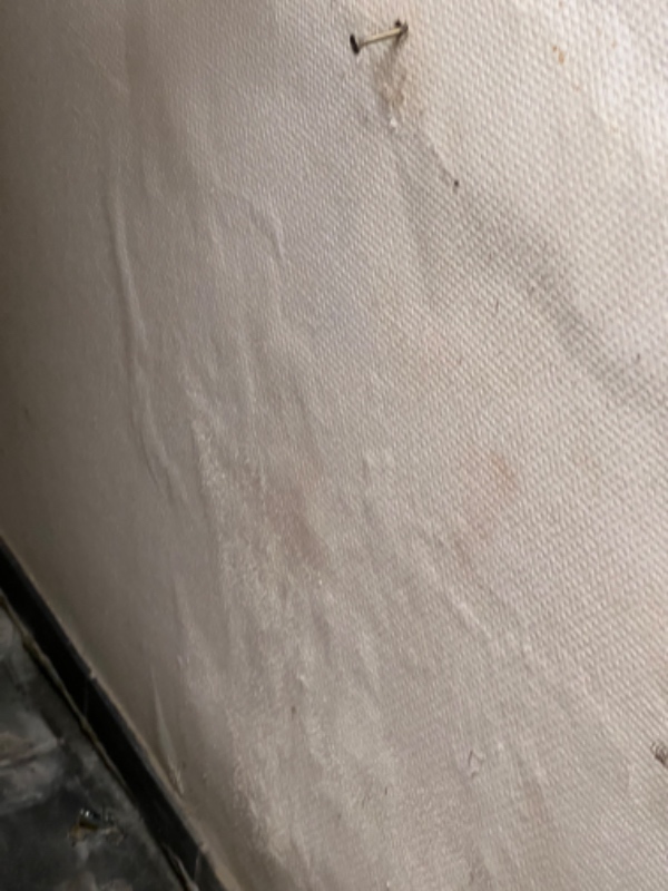 Pletvis Oppudsning af vægge i kælderrum og beboerrum.