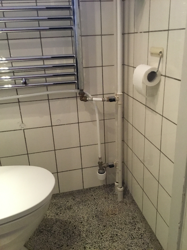 VVS, Håndklædetørrer koblet til husets fjernvarme virker ikke.