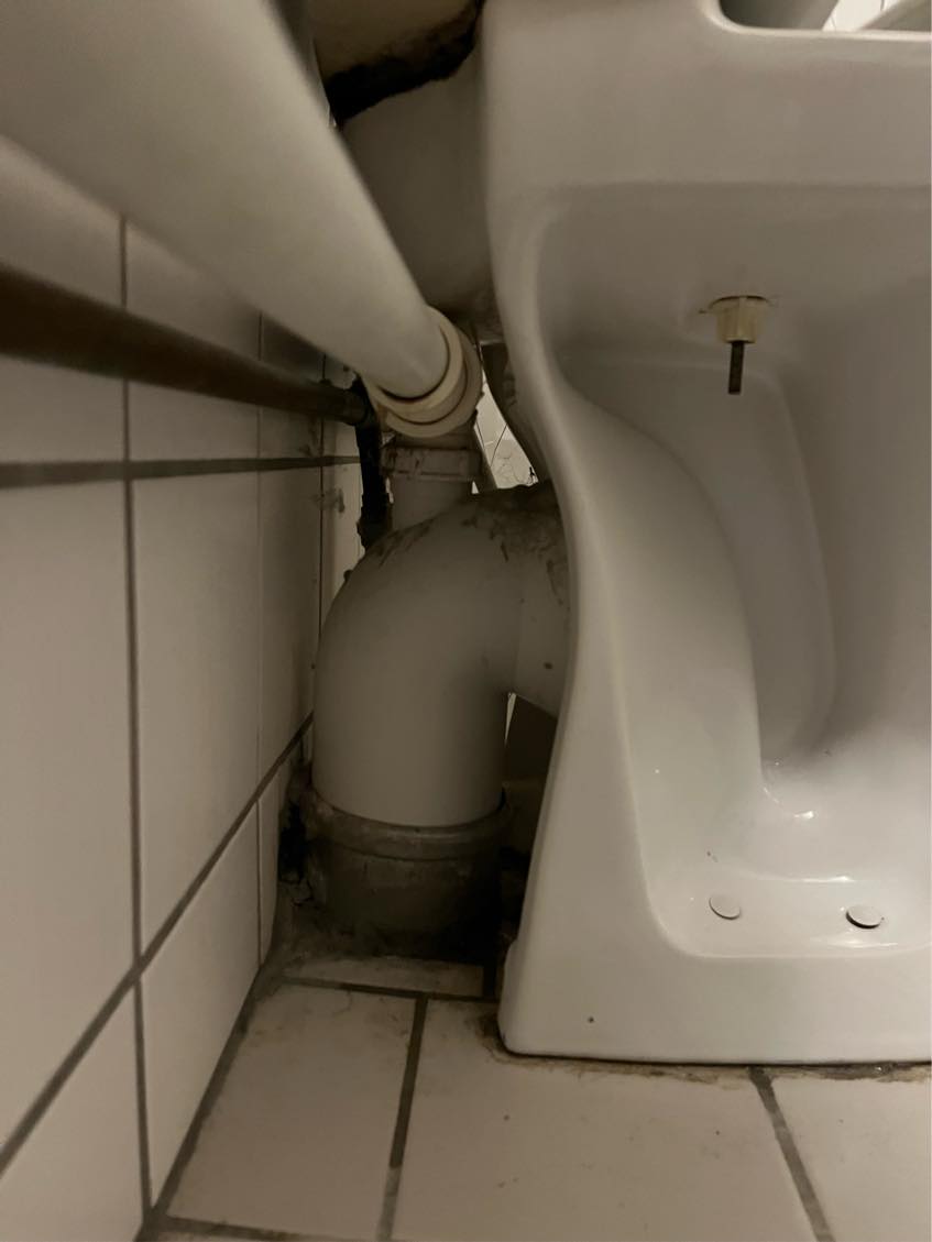 Afmontering og installering af toilet