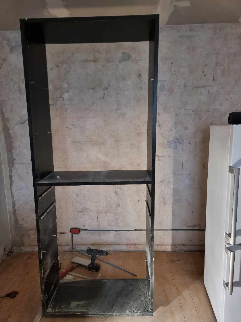 Afhentning af skab og køre det på genbrugsstationen