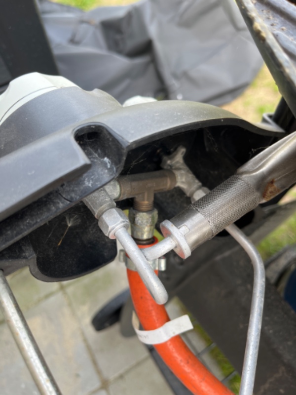 Skift a gasslange på Weber Q3200 grill