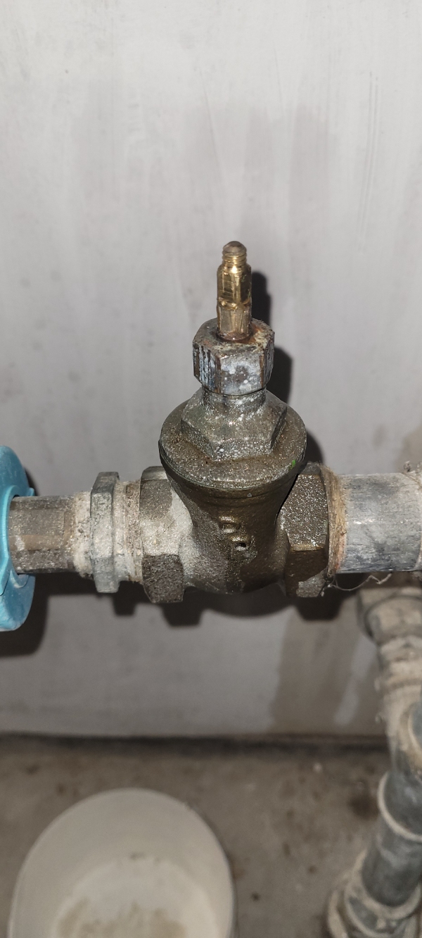 Skifte stophaner ved vandmåler