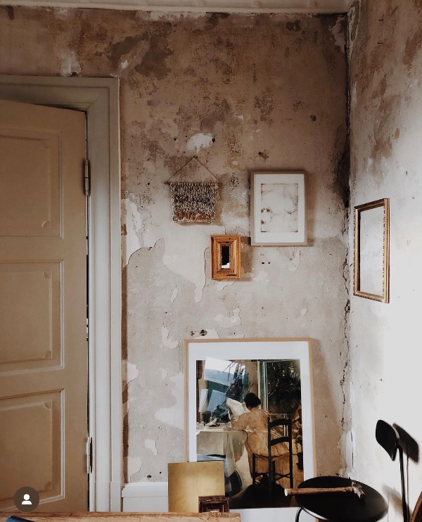 Fjernelse af savsmuldstapet og behandling af forankringsgrunder samt maling af loft og vådrum