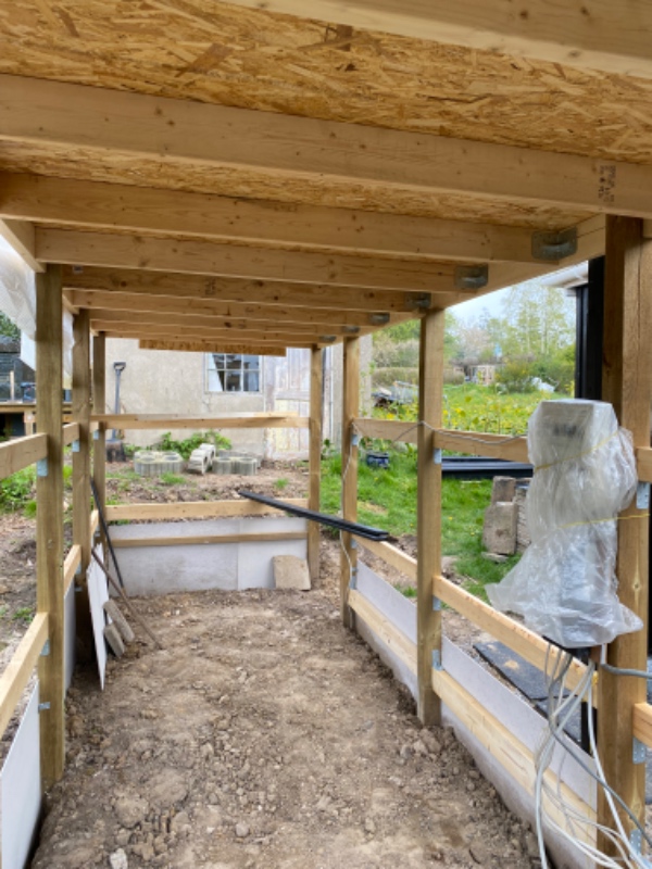 Flisebelægning i et skur