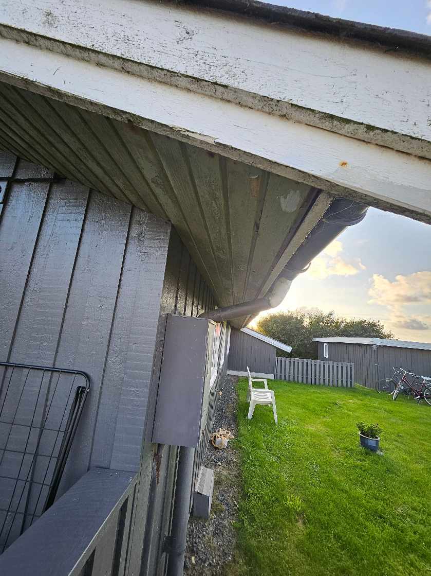 Maling af udhæng på sommerhus