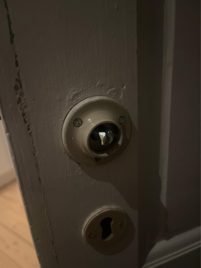 Sætte dørhåndtag i bagdør
