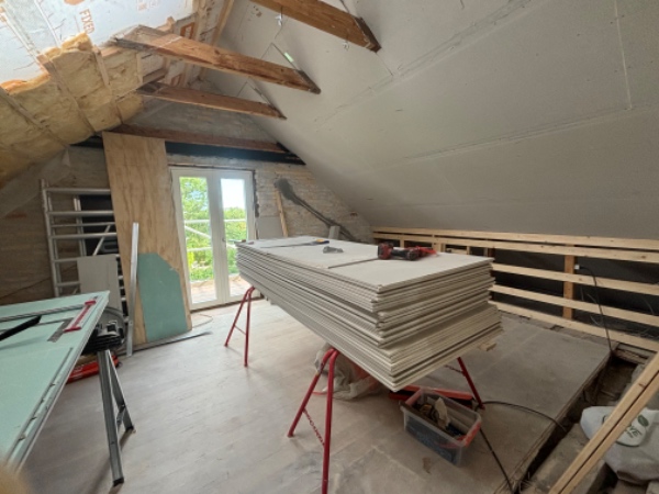 Spartel, filt og maling af 70 m2