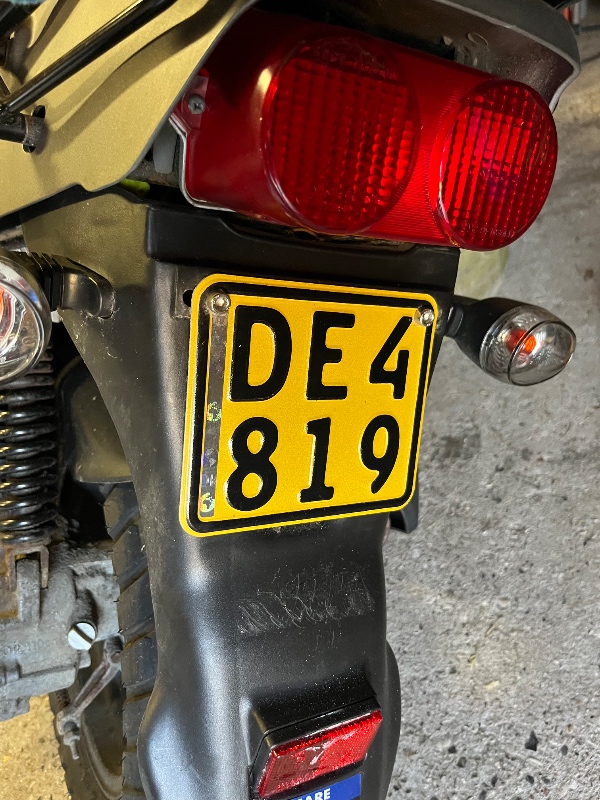 Udskiftning af dobbelt støtteben på PGO Hot 50 knallert.