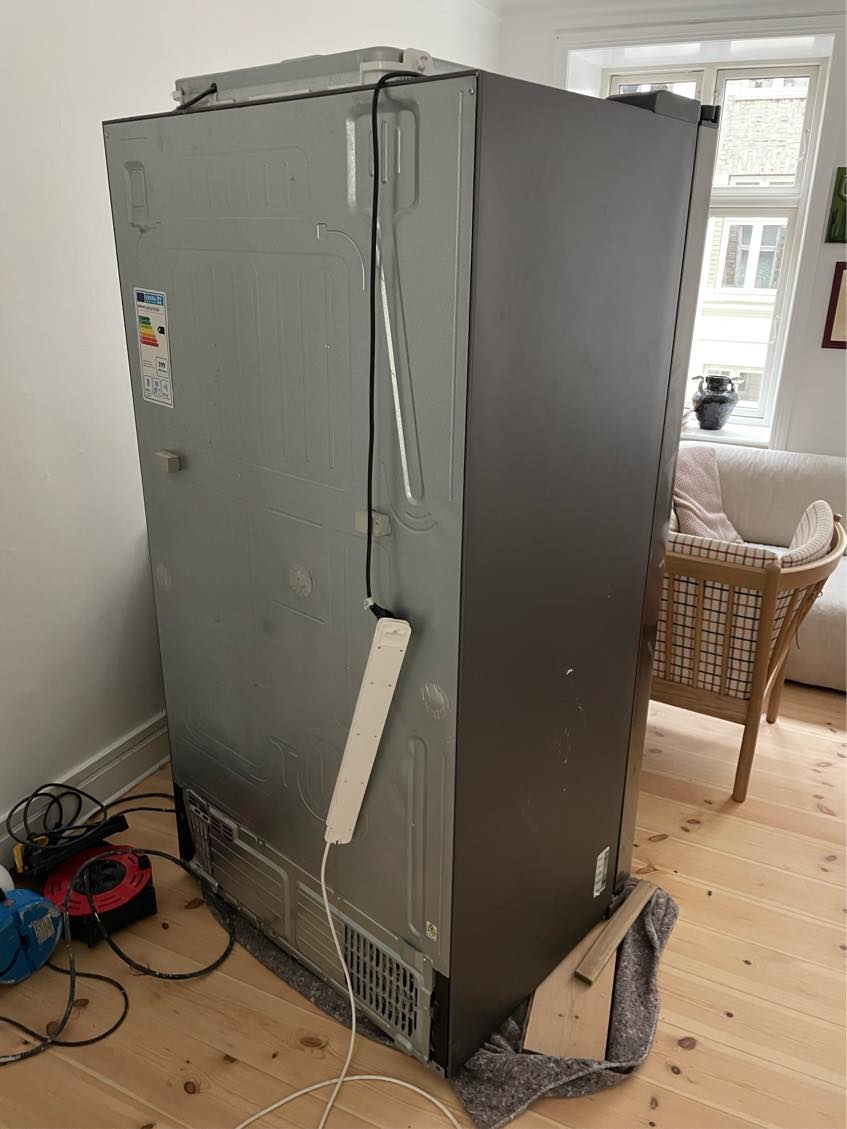 Afhentning og afskaffelse af køleskab