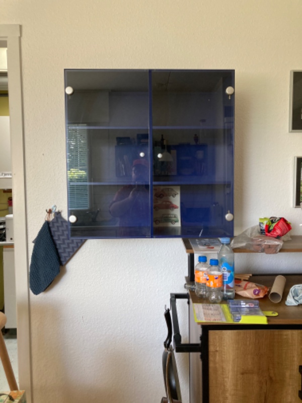 Flytning af seng, vægskab og krukker