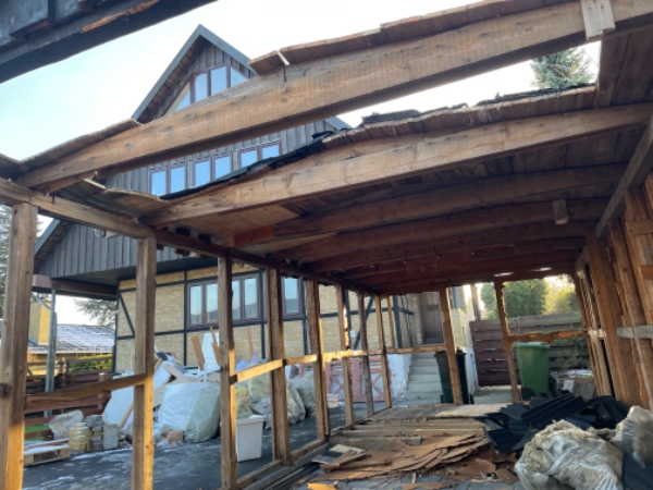 Nedrive garagerester + fjerne byggeaffald