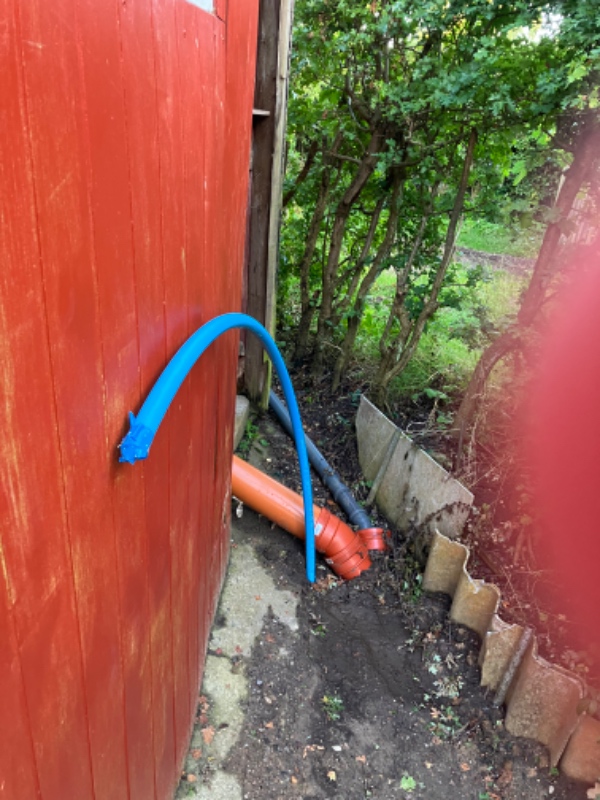 Tilslutte vand til toilet i kolonihave