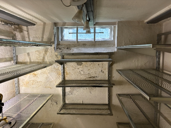 Tør kælder skal istandsættes: pudses og kalkes/males