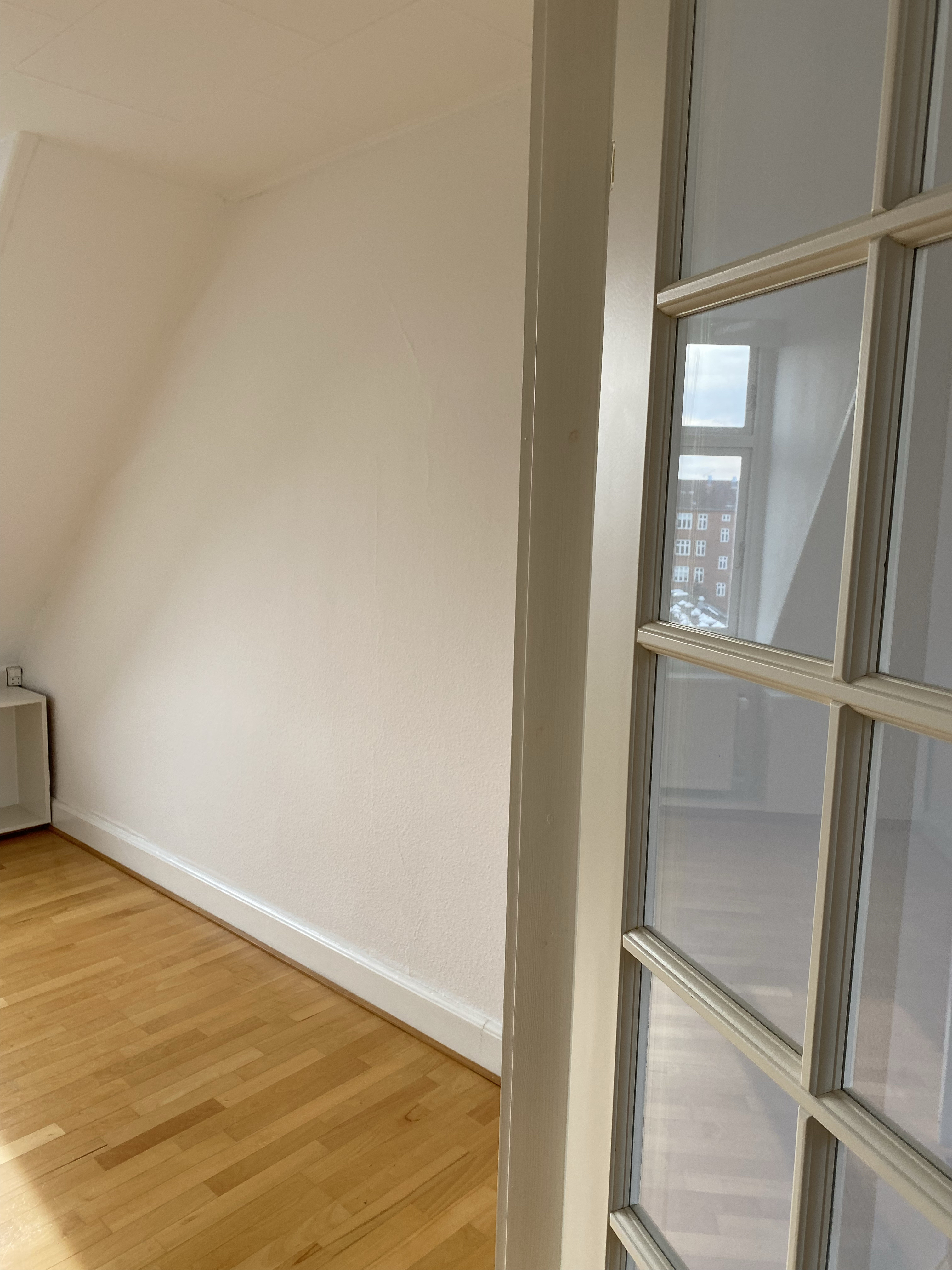 Hjælp til at sætte gipsvæg op