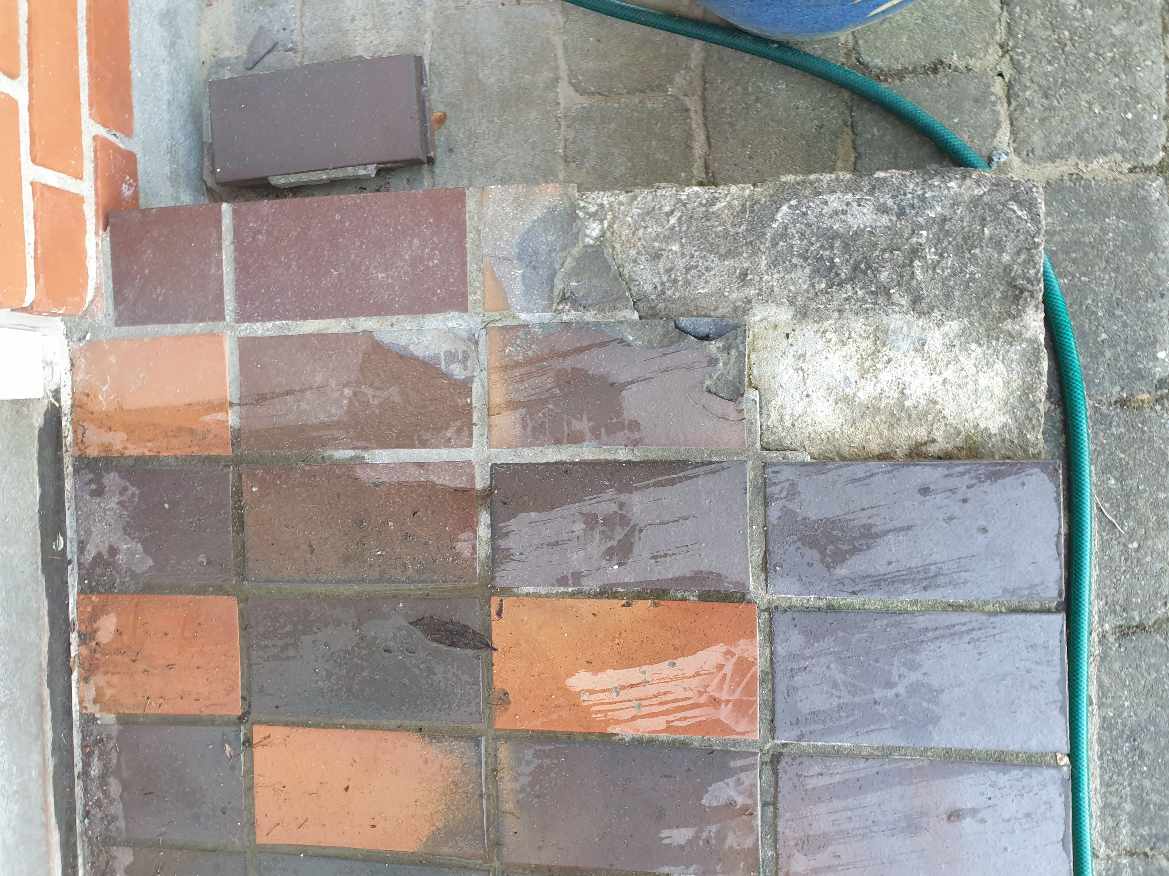 Fliselægning, ved hoveddøren