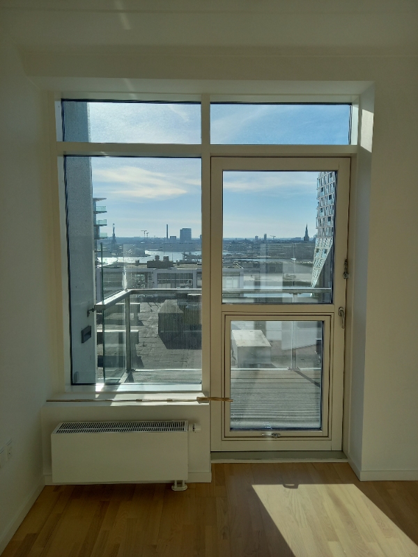 Ophæng af gardiner og lamelgardiner