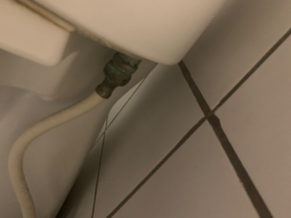 Reparation af løbende toilet